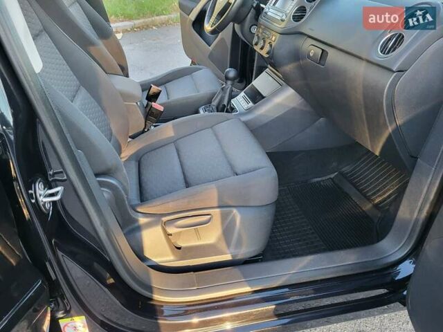 Черный Фольксваген Тигуан, объемом двигателя 1.97 л и пробегом 290 тыс. км за 9899 $, фото 131 на Automoto.ua