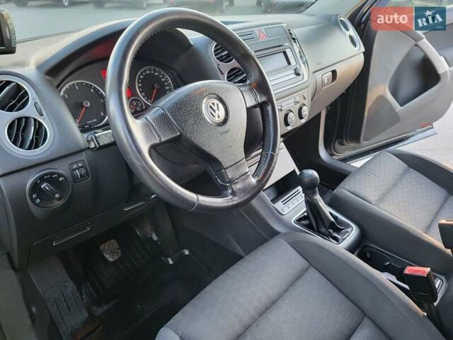 Черный Фольксваген Тигуан, объемом двигателя 1.97 л и пробегом 290 тыс. км за 9899 $, фото 105 на Automoto.ua
