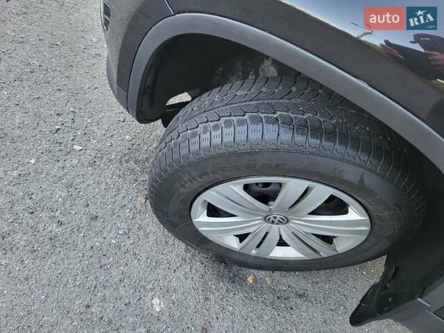 Черный Фольксваген Тигуан, объемом двигателя 1.97 л и пробегом 290 тыс. км за 9899 $, фото 153 на Automoto.ua
