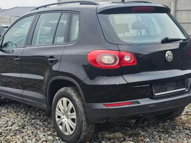 Черный Фольксваген Тигуан, объемом двигателя 1.39 л и пробегом 256 тыс. км за 2600 $, фото 4 на Automoto.ua