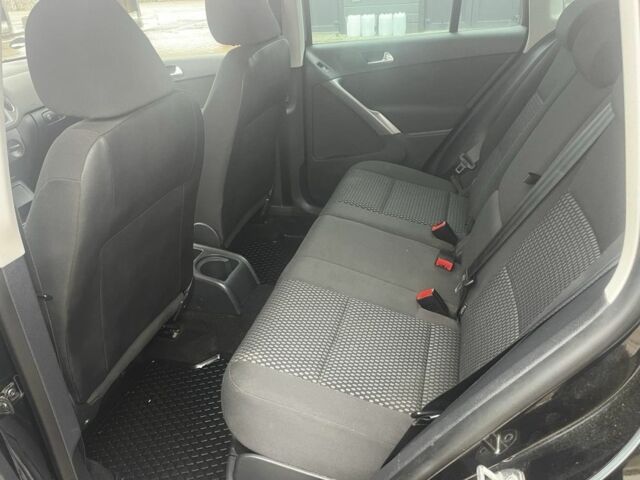 Чорний Фольксваген Тігуан, об'ємом двигуна 2 л та пробігом 280 тис. км за 4663 $, фото 5 на Automoto.ua