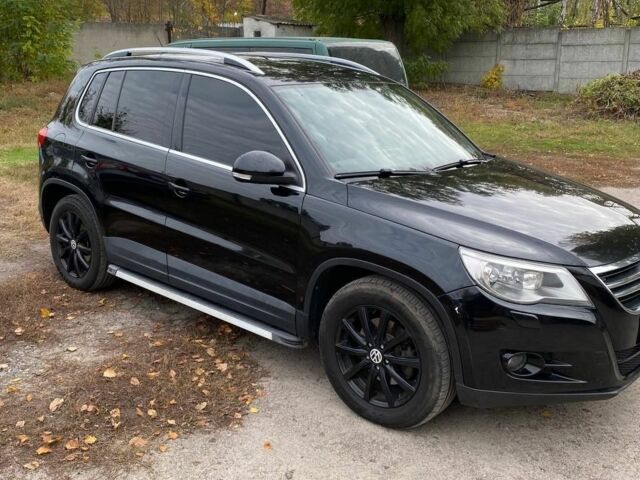 Черный Фольксваген Тигуан, объемом двигателя 2 л и пробегом 380 тыс. км за 8499 $, фото 2 на Automoto.ua