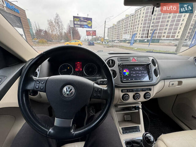 Черный Фольксваген Тигуан, объемом двигателя 2 л и пробегом 275 тыс. км за 9900 $, фото 10 на Automoto.ua