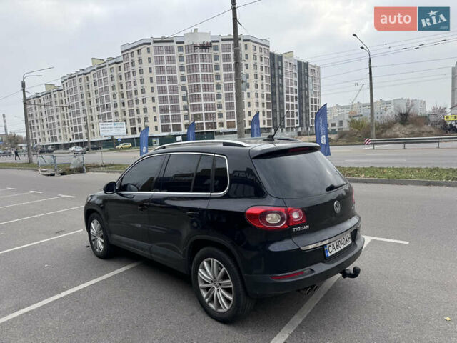 Черный Фольксваген Тигуан, объемом двигателя 2 л и пробегом 275 тыс. км за 9900 $, фото 2 на Automoto.ua