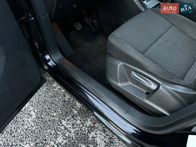 Чорний Фольксваген Тігуан, об'ємом двигуна 1.4 л та пробігом 211 тис. км за 8900 $, фото 27 на Automoto.ua