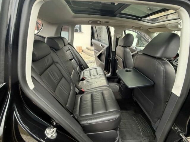 Черный Фольксваген Тигуан, объемом двигателя 2 л и пробегом 285 тыс. км за 2700 $, фото 7 на Automoto.ua