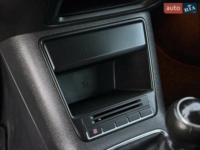 Чорний Фольксваген Тігуан, об'ємом двигуна 1.4 л та пробігом 211 тис. км за 8900 $, фото 30 на Automoto.ua