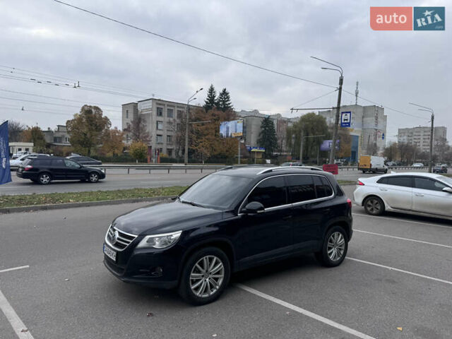 Черный Фольксваген Тигуан, объемом двигателя 2 л и пробегом 275 тыс. км за 9900 $, фото 3 на Automoto.ua