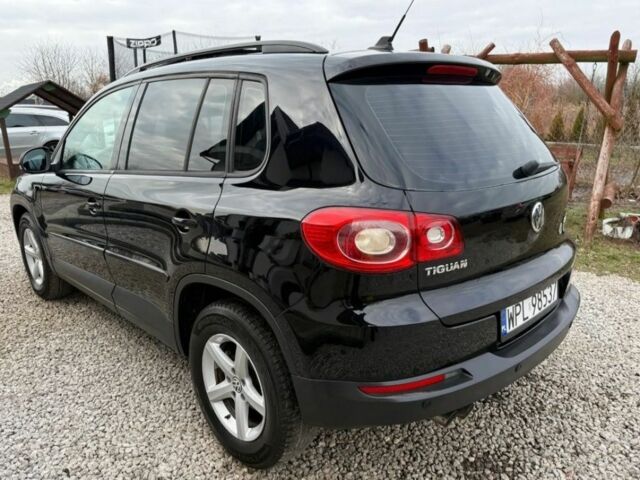 Черный Фольксваген Тигуан, объемом двигателя 2 л и пробегом 285 тыс. км за 2700 $, фото 3 на Automoto.ua