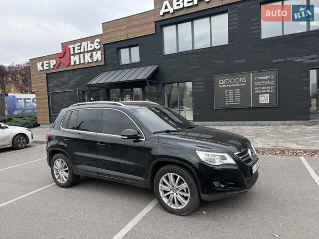 Черный Фольксваген Тигуан, объемом двигателя 2 л и пробегом 275 тыс. км за 9900 $, фото 9 на Automoto.ua