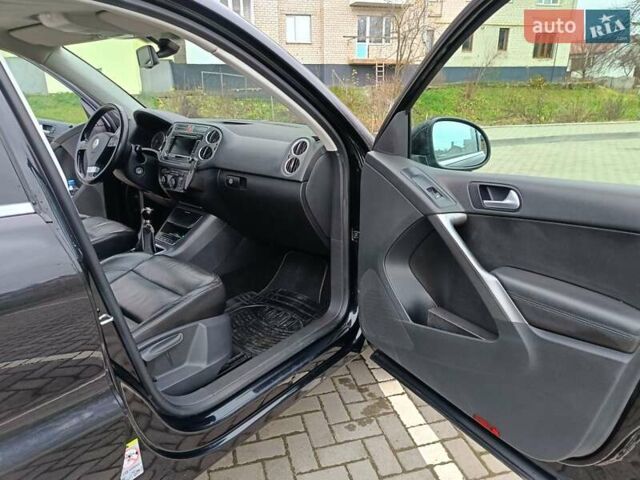 Чорний Фольксваген Тігуан, об'ємом двигуна 1.4 л та пробігом 292 тис. км за 8900 $, фото 4 на Automoto.ua