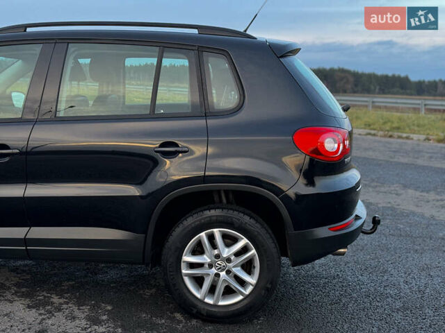 Чорний Фольксваген Тігуан, об'ємом двигуна 1.4 л та пробігом 211 тис. км за 8900 $, фото 17 на Automoto.ua