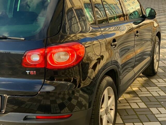 Черный Фольксваген Тигуан, объемом двигателя 1.4 л и пробегом 232 тыс. км за 7950 $, фото 5 на Automoto.ua