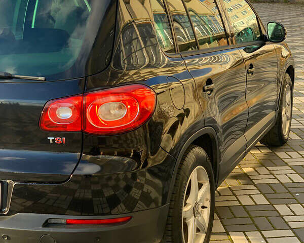 Черный Фольксваген Тигуан, объемом двигателя 1.39 л и пробегом 232 тыс. км за 7950 $, фото 4 на Automoto.ua