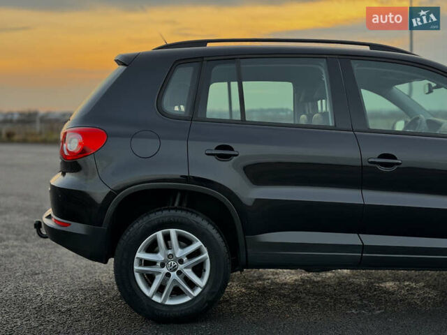 Чорний Фольксваген Тігуан, об'ємом двигуна 1.4 л та пробігом 211 тис. км за 8900 $, фото 11 на Automoto.ua