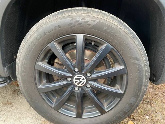 Черный Фольксваген Тигуан, объемом двигателя 2 л и пробегом 380 тыс. км за 8499 $, фото 4 на Automoto.ua