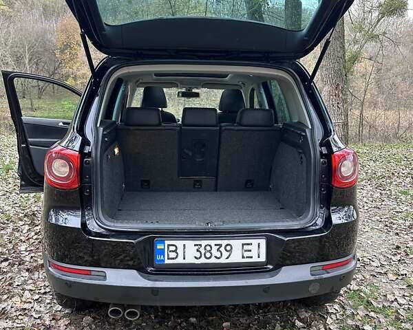 Черный Фольксваген Тигуан, объемом двигателя 1.97 л и пробегом 214 тыс. км за 13500 $, фото 12 на Automoto.ua