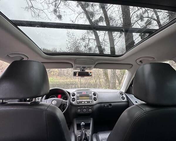 Черный Фольксваген Тигуан, объемом двигателя 1.97 л и пробегом 214 тыс. км за 13500 $, фото 25 на Automoto.ua