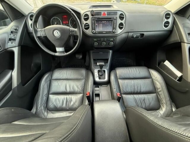 Черный Фольксваген Тигуан, объемом двигателя 2 л и пробегом 285 тыс. км за 2700 $, фото 5 на Automoto.ua