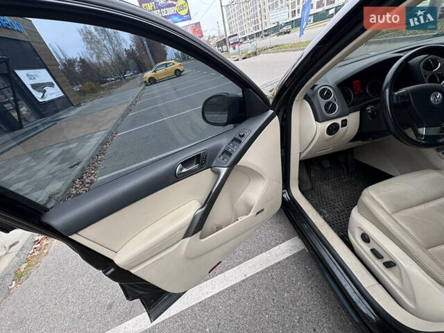Черный Фольксваген Тигуан, объемом двигателя 2 л и пробегом 275 тыс. км за 9900 $, фото 13 на Automoto.ua
