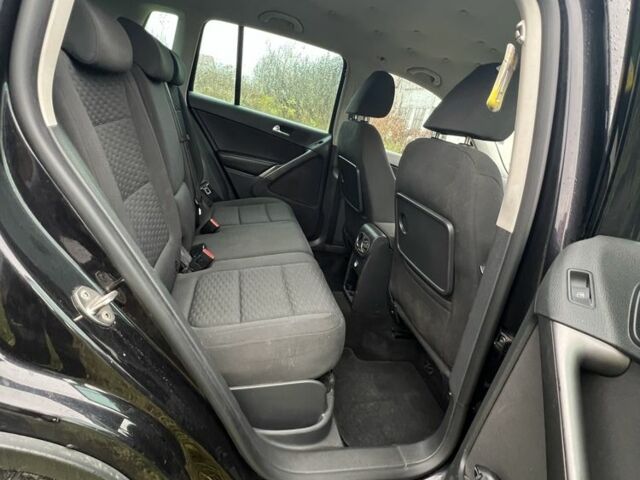 Черный Фольксваген Тигуан, объемом двигателя 2 л и пробегом 235 тыс. км за 4766 $, фото 5 на Automoto.ua