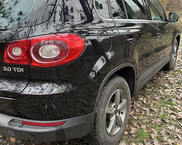 Черный Фольксваген Тигуан, объемом двигателя 1.97 л и пробегом 214 тыс. км за 13500 $, фото 7 на Automoto.ua