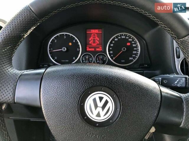 Чорний Фольксваген Тігуан, об'ємом двигуна 1.97 л та пробігом 276 тис. км за 12000 $, фото 1 на Automoto.ua