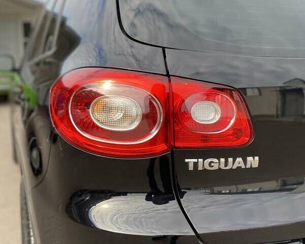 Чорний Фольксваген Тігуан, об'ємом двигуна 1.97 л та пробігом 276 тис. км за 12000 $, фото 19 на Automoto.ua