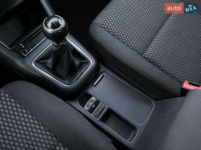 Чорний Фольксваген Тігуан, об'ємом двигуна 1.4 л та пробігом 211 тис. км за 8900 $, фото 31 на Automoto.ua