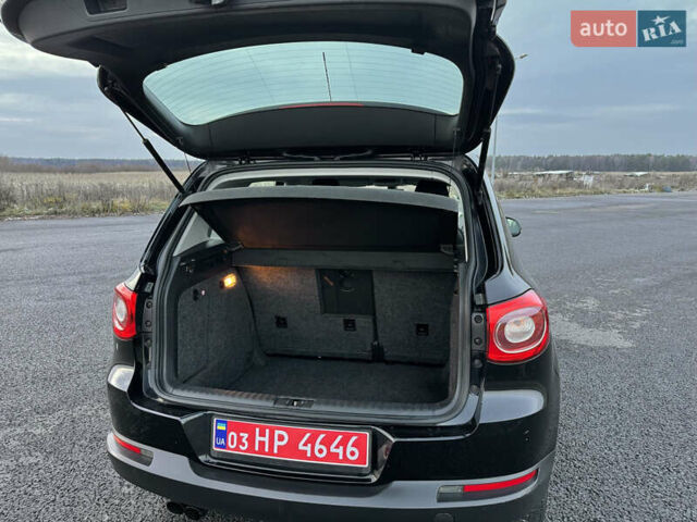 Чорний Фольксваген Тігуан, об'ємом двигуна 1.4 л та пробігом 211 тис. км за 8900 $, фото 45 на Automoto.ua