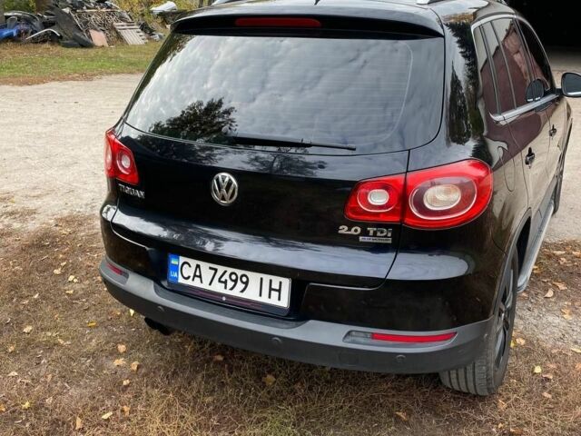 Черный Фольксваген Тигуан, объемом двигателя 2 л и пробегом 380 тыс. км за 8499 $, фото 6 на Automoto.ua