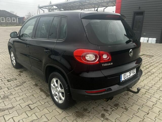Чорний Фольксваген Тігуан, об'ємом двигуна 2 л та пробігом 280 тис. км за 4663 $, фото 2 на Automoto.ua