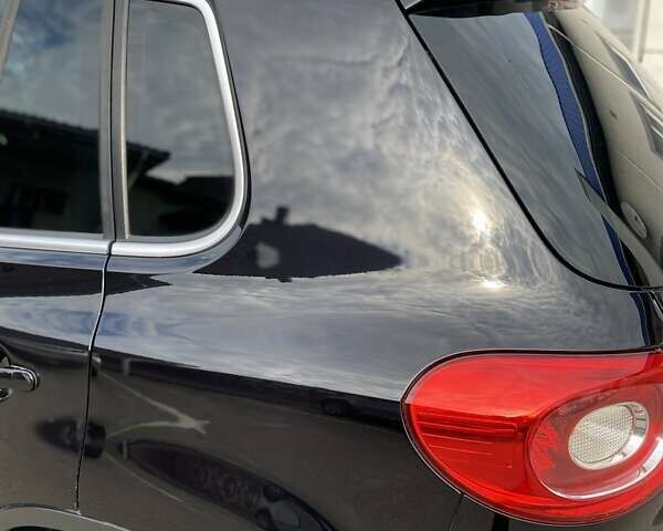 Чорний Фольксваген Тігуан, об'ємом двигуна 1.97 л та пробігом 276 тис. км за 12000 $, фото 14 на Automoto.ua