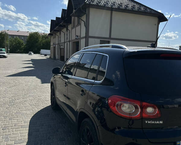 Чорний Фольксваген Тігуан, об'ємом двигуна 2 л та пробігом 270 тис. км за 11500 $, фото 10 на Automoto.ua