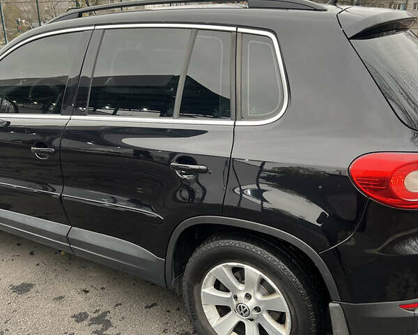 Черный Фольксваген Тигуан, объемом двигателя 1.98 л и пробегом 245 тыс. км за 9400 $, фото 8 на Automoto.ua
