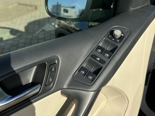 Черный Фольксваген Тигуан, объемом двигателя 2 л и пробегом 255 тыс. км за 10500 $, фото 5 на Automoto.ua