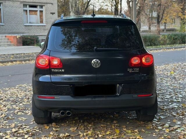 Черный Фольксваген Тигуан, объемом двигателя 2 л и пробегом 360 тыс. км за 5500 $, фото 3 на Automoto.ua