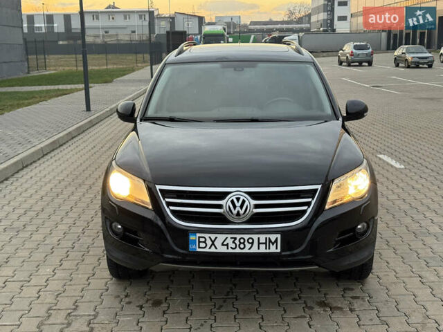 Чорний Фольксваген Тігуан, об'ємом двигуна 2 л та пробігом 290 тис. км за 10200 $, фото 7 на Automoto.ua