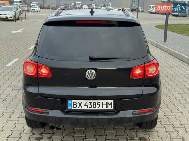 Чорний Фольксваген Тігуан, об'ємом двигуна 2 л та пробігом 290 тис. км за 10200 $, фото 16 на Automoto.ua