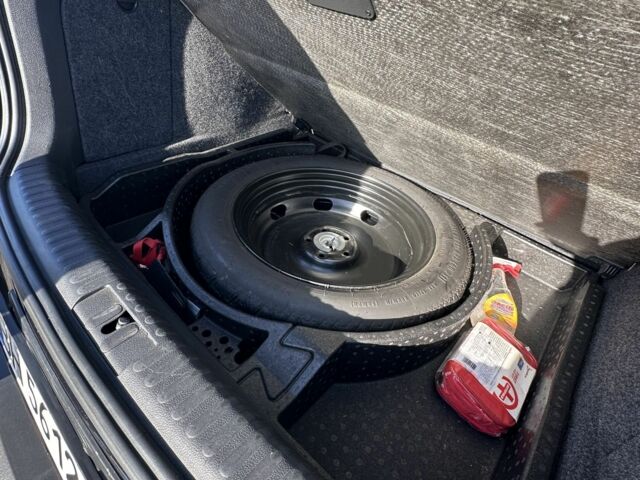 Черный Фольксваген Тигуан, объемом двигателя 2 л и пробегом 255 тыс. км за 10500 $, фото 7 на Automoto.ua