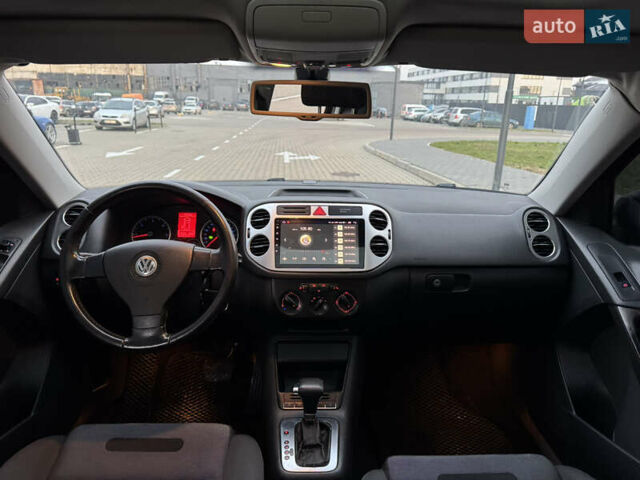 Чорний Фольксваген Тігуан, об'ємом двигуна 2 л та пробігом 290 тис. км за 10200 $, фото 30 на Automoto.ua