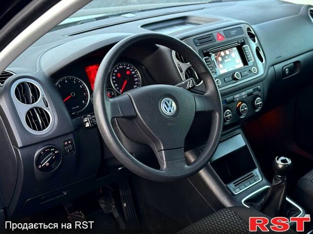 Чорний Фольксваген Тігуан, об'ємом двигуна 1.4 л та пробігом 121 тис. км за 9700 $, фото 11 на Automoto.ua