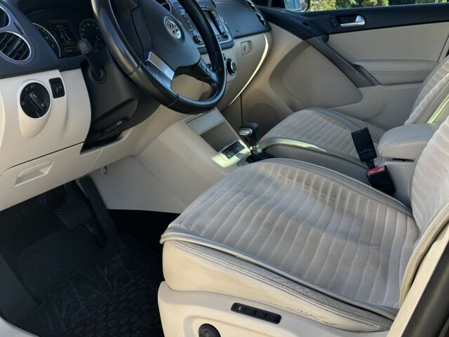 Черный Фольксваген Тигуан, объемом двигателя 2 л и пробегом 255 тыс. км за 10500 $, фото 12 на Automoto.ua