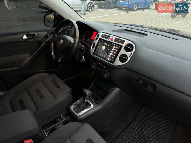 Чорний Фольксваген Тігуан, об'ємом двигуна 2 л та пробігом 290 тис. км за 10200 $, фото 33 на Automoto.ua