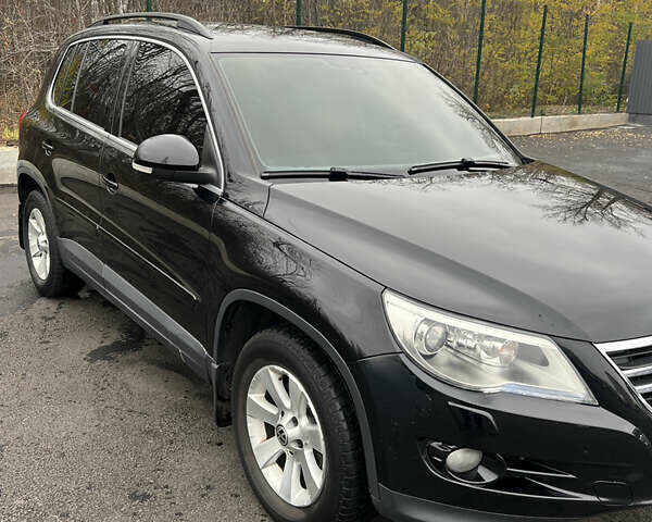 Черный Фольксваген Тигуан, объемом двигателя 1.98 л и пробегом 245 тыс. км за 9400 $, фото 2 на Automoto.ua