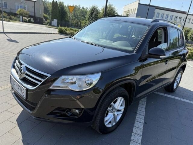 Черный Фольксваген Тигуан, объемом двигателя 2 л и пробегом 205 тыс. км за 4500 $, фото 3 на Automoto.ua