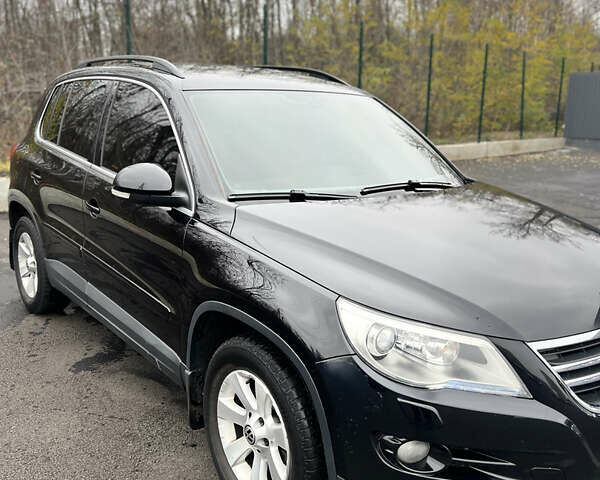 Черный Фольксваген Тигуан, объемом двигателя 1.98 л и пробегом 245 тыс. км за 9400 $, фото 3 на Automoto.ua