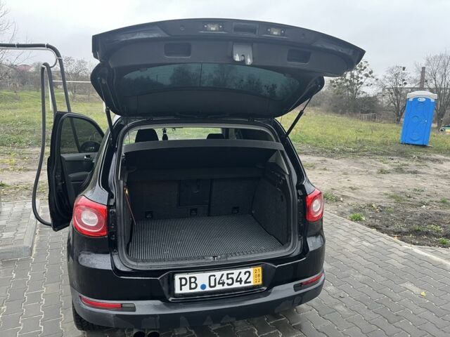 Черный Фольксваген Тигуан, объемом двигателя 2 л и пробегом 353 тыс. км за 6500 $, фото 6 на Automoto.ua