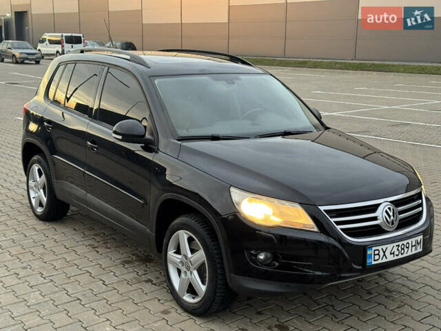Чорний Фольксваген Тігуан, об'ємом двигуна 2 л та пробігом 290 тис. км за 10200 $, фото 9 на Automoto.ua
