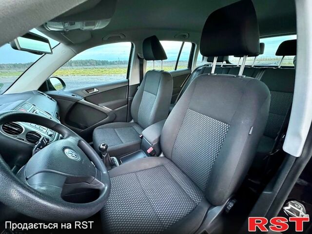 Чорний Фольксваген Тігуан, об'ємом двигуна 1.4 л та пробігом 121 тис. км за 9700 $, фото 12 на Automoto.ua